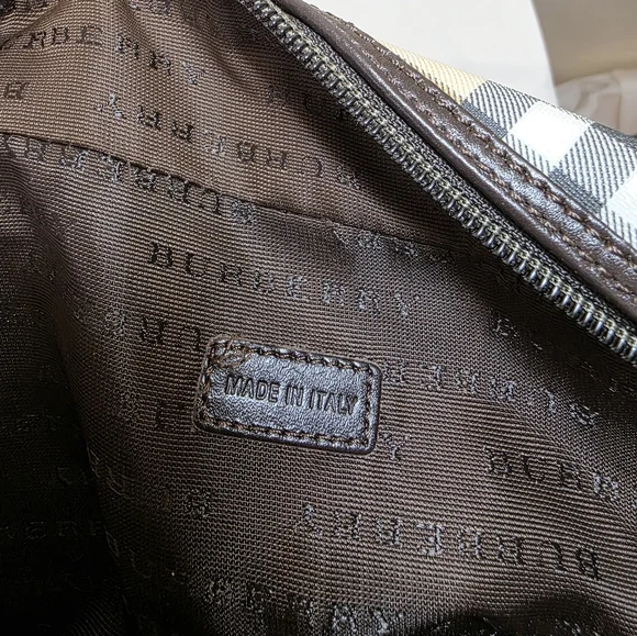 Burberry Vintage Overnight Bag. EUC - Picture 9 of 14